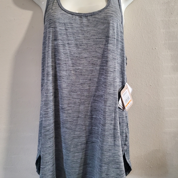 Reebok Tops - NWT Reebok Training Tank Top sz M